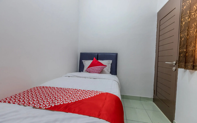 Super OYO 1487 Residence Khoe