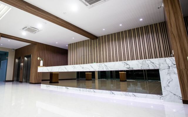 O2 Hotel Lopburi