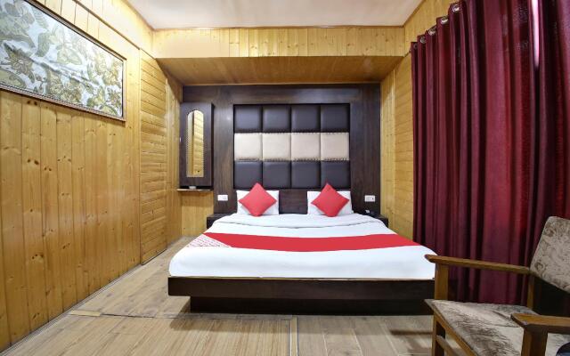 OYO 18872 Hotel Azad