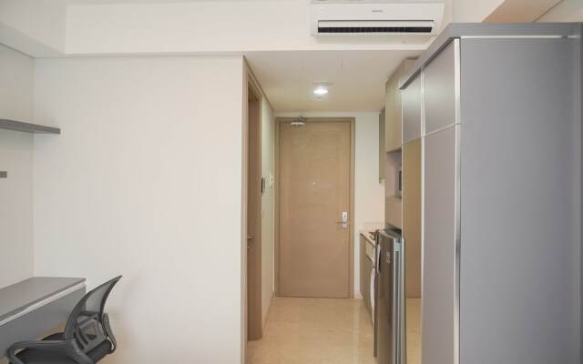 Minimalist And Nice Studio At Gold Coast Apartment