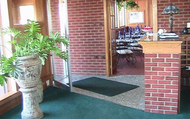 Lake Hills Motel