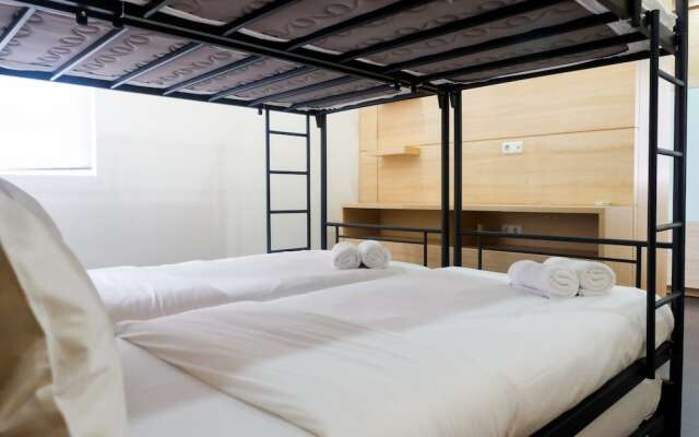 Spacious 1BR for 5 Pax at Maple Park Apartment