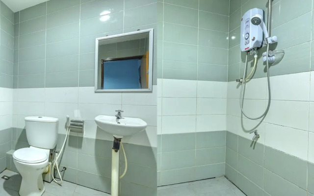 Mostyn Hotel by Oyo Rooms