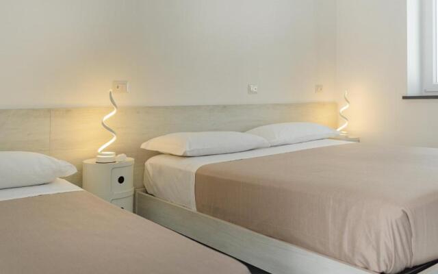 Poseidonia Rooms