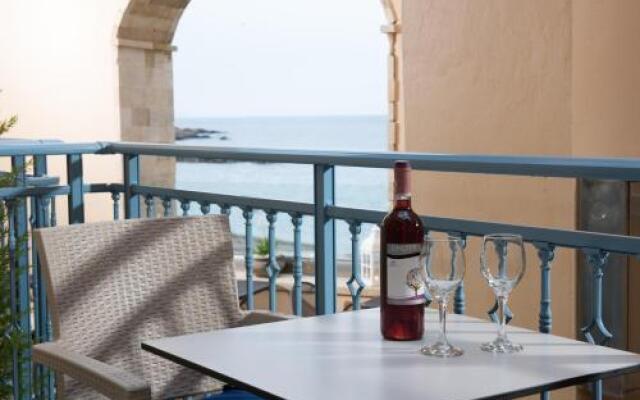 'Captain's House' Traditional Hotel Suites