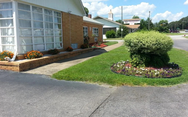 Travel Inn By OYO Danville US-29