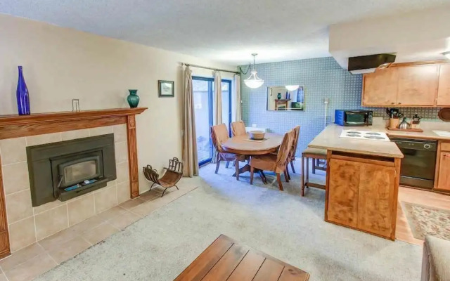 Fireside At Village #105