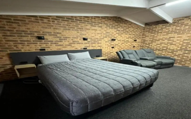 Clock Tower Motor Inn – Guest Rooms – Coonabarabran