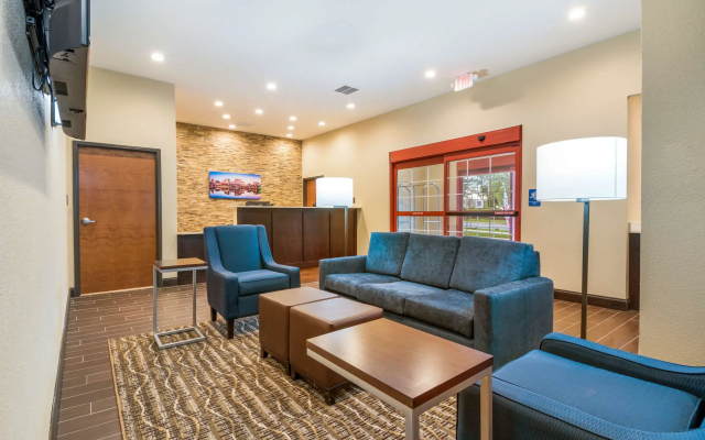 Comfort Inn & Suites Harrisburg - Hershey West