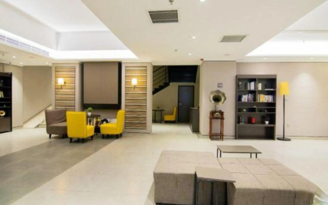 Ease Hotel (Shenyang University of Aeronautics and Astronautics Metro Station)