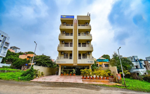Meera Mansion by OYO Rooms