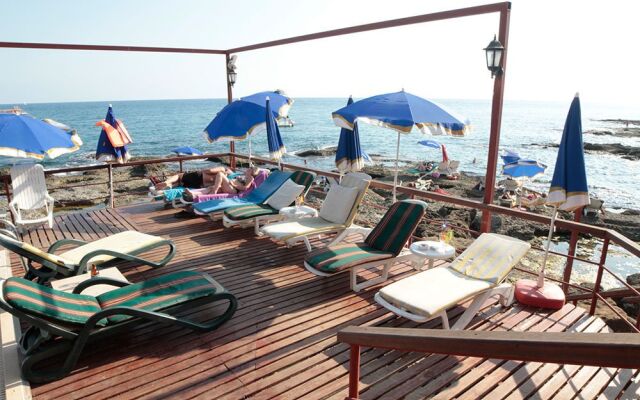 Yali Hotel