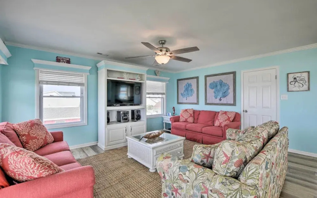 Large-group Getaway - Beachfront Home w/ Pool!