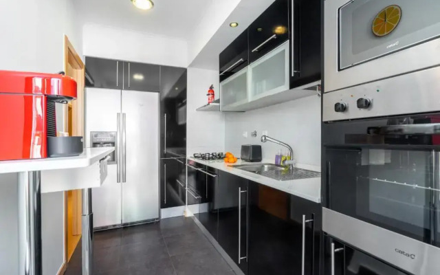 Premium Family Apartment W/ Lift, Ac & Barbecue