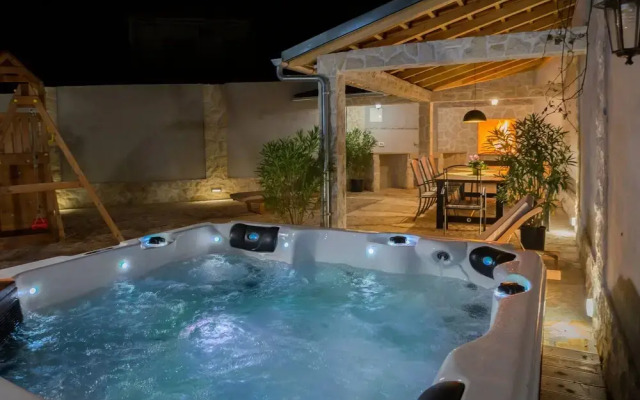 Beachfront Villa Seashell with Pool