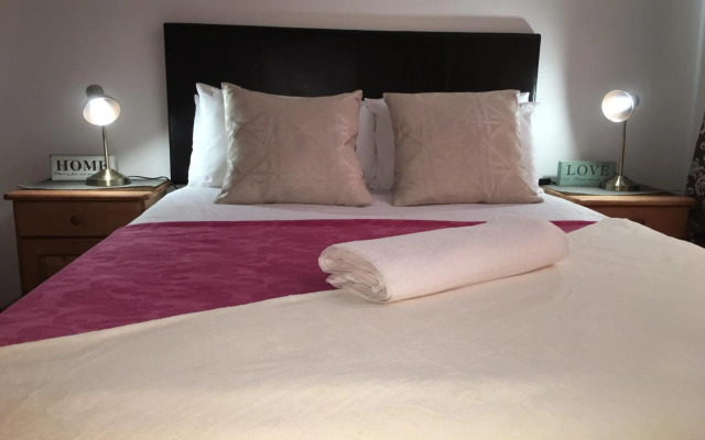 Cura Lodge