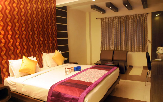 OYO Premium Avinashi Road Hope College