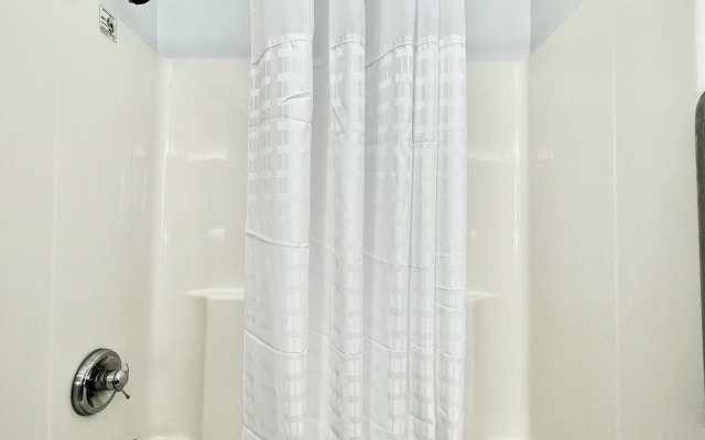 AmericInn by Wyndham Quincy