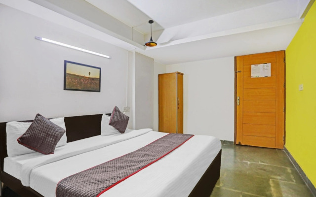 Collection O 82470 Hotel Rent Abode Aone Inn