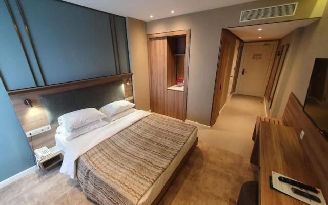 Leo Group BEST STUDIO 2507 Alliance Palace