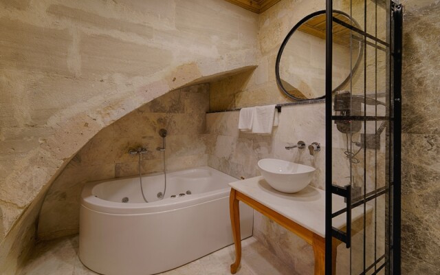 Concept Cave Suites
