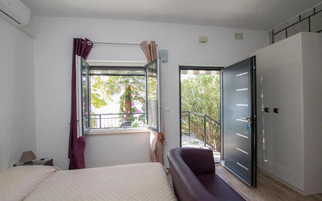 Studio app 100m from the sea, 077