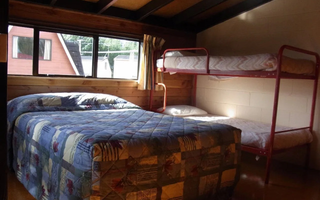Ossies Motels and Chalets