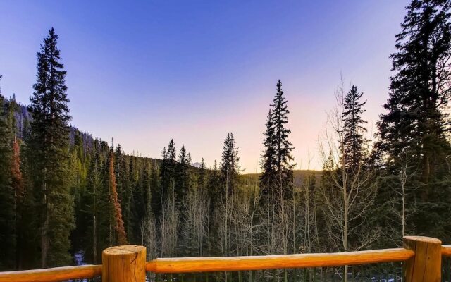 Paradise Meadow Lodge