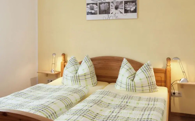 Cosy Apartment in Weissig With Garden