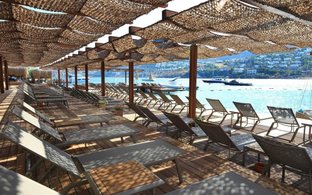 Mare Deluxe Residences & Villas