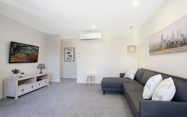 18 on Rayner - swish apartment Myrtleford