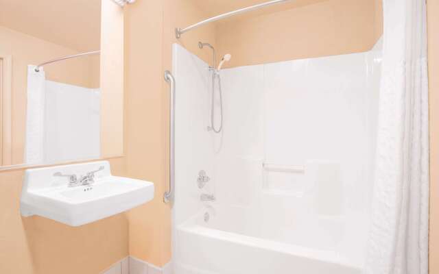 Hawthorn Extended Stay by Wyndham Conyers