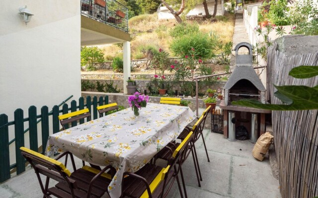 Nice Apartment in Pisak With 3 Bedrooms and Wifi