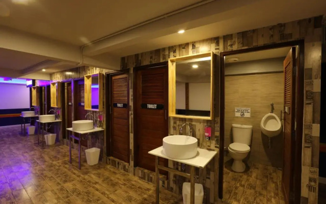 Balcony Party Hostel - Adult Only +18