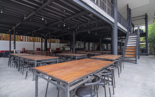 OYO 3283 Bwalk Hotel