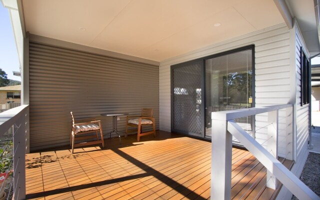 Serpentine Falls Park Home & Tourist Village