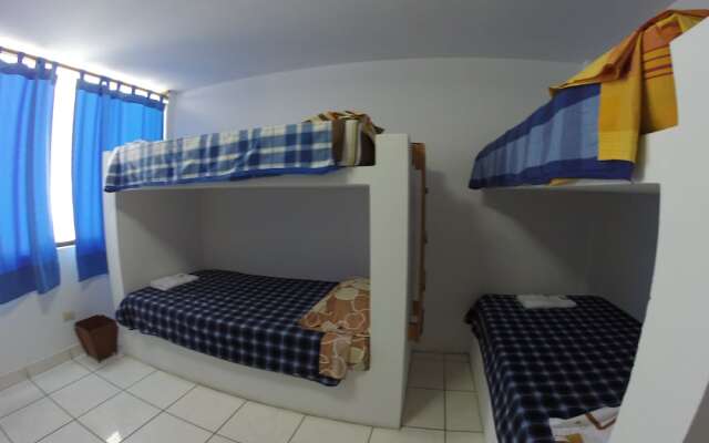 Waves Surf Camp Peru - Hostel