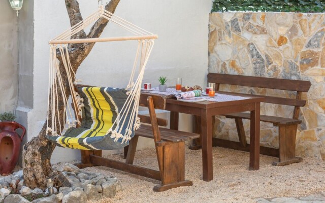 Beautiful Home in Makarska With Wifi and 1 Bedrooms