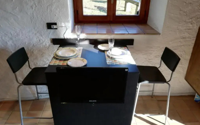 Romantica casetta nel verde con vista sul lago