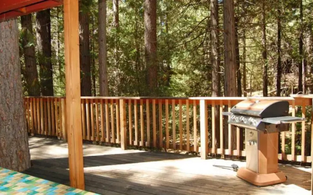 RedAwning Cabin #92 Weiss Hideaway