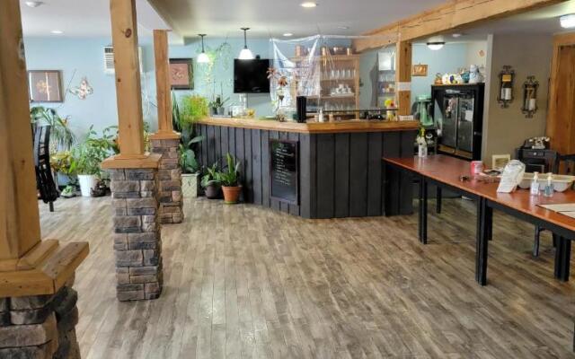 North Shore Wayside Inn