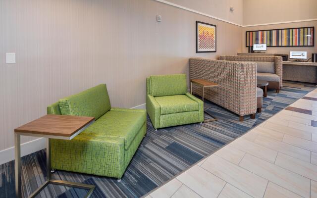 Holiday Inn Express Sunnyvale - Silicon Valley by IHG