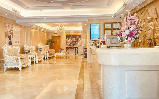 Vienna 3 Best Hotel (Wuhan Yellow Crane Tower Hubu Alley)