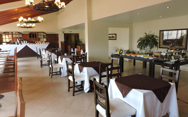 Epiqus Hotel