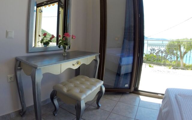 Enjoy Lichnos Bay Village Camping, Hotel & Apartments A.E.T.E