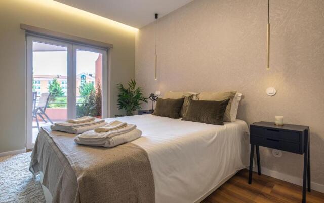 Deluxe 2BDR Apartment in Carcavelos by LovelyStay