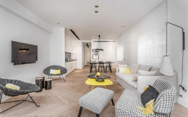 Stunning and design 2BDR Apartment