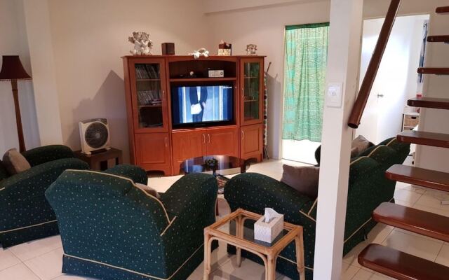 Froggy Hollow Holiday Cottage