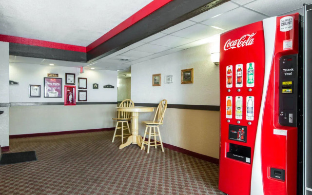 Econo Lodge Madison East