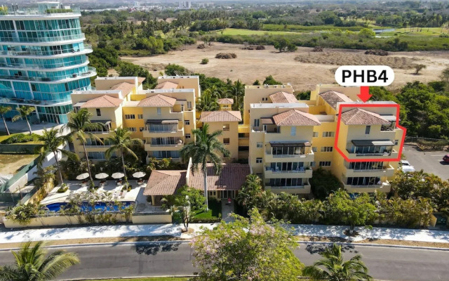 Sleeps 10 Views Beach 1 Block